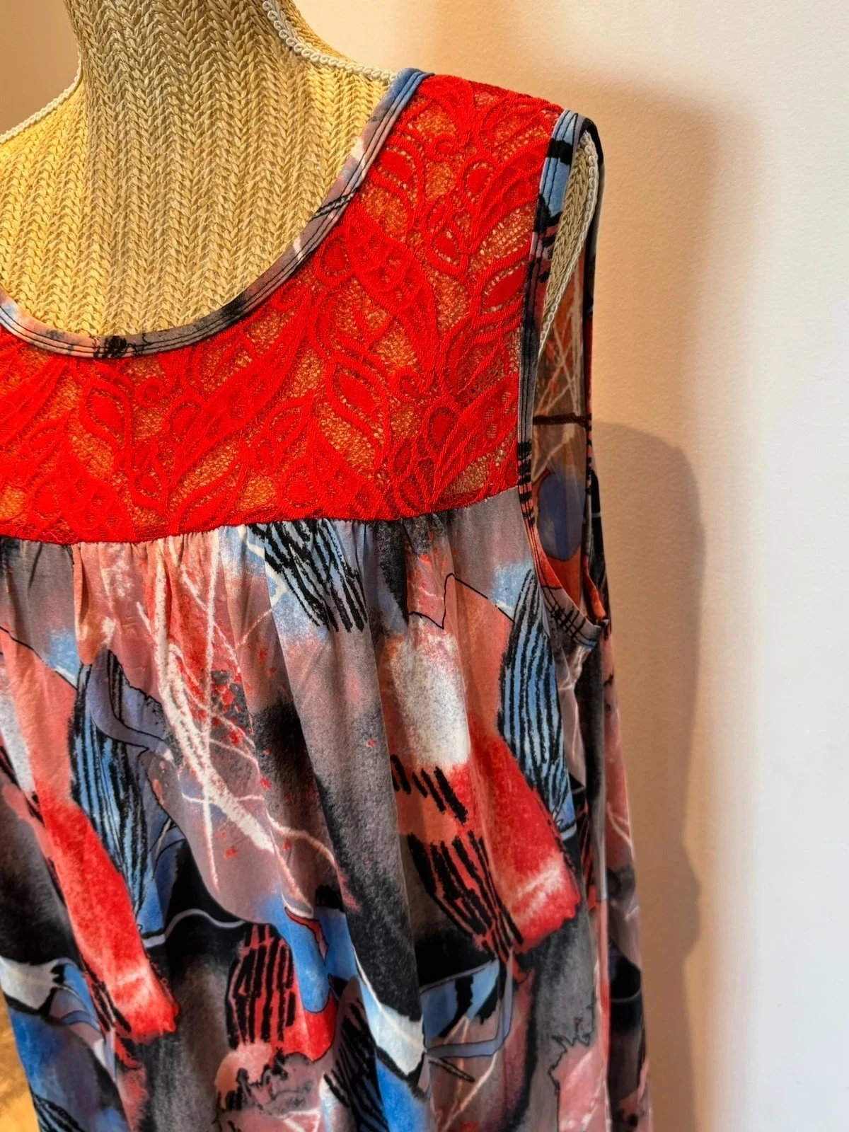 Vestido midi sin mangas rojo y encaje para mujer – photo 7